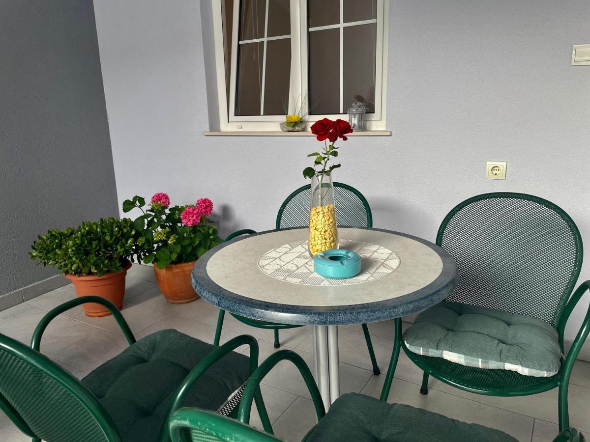 Aurelia Apartment Макарска Экстерьер фото
